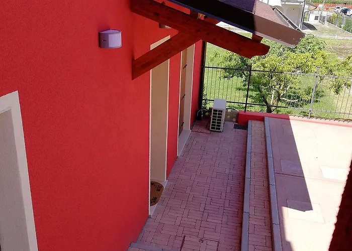 Karingo House